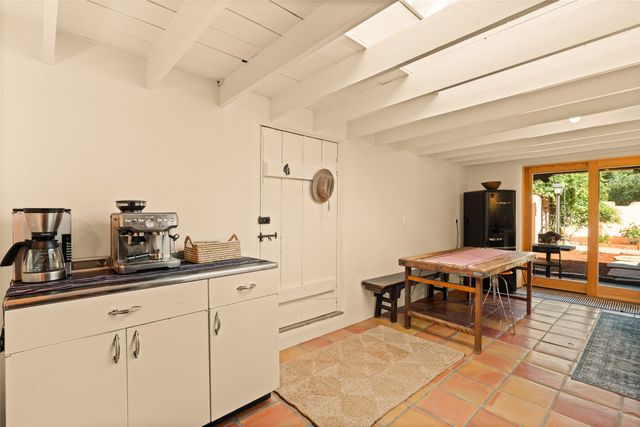 1571 Bishops Lodge Road, Santa Fe, NM 87506