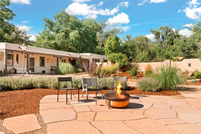 1571 Bishops Lodge Road, Santa Fe, NM 87506