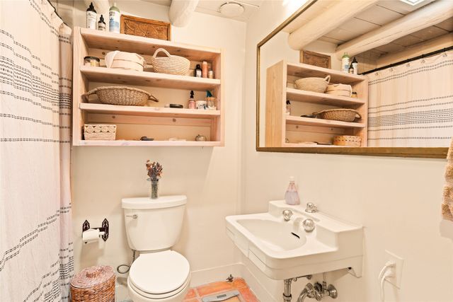 1571 Bishops Lodge Road, Santa Fe, NM 87506