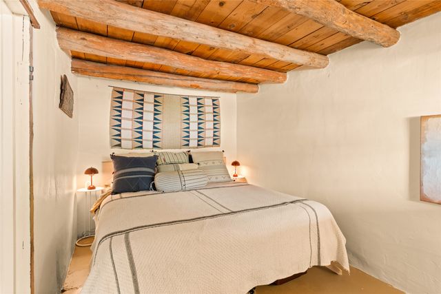 1571 Bishops Lodge Road, Santa Fe, NM 87506
