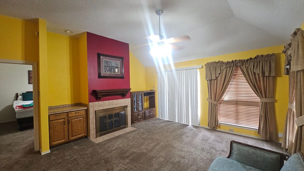 827 Quail Brook Drive, Arlington, TX 76001 — photo 2
