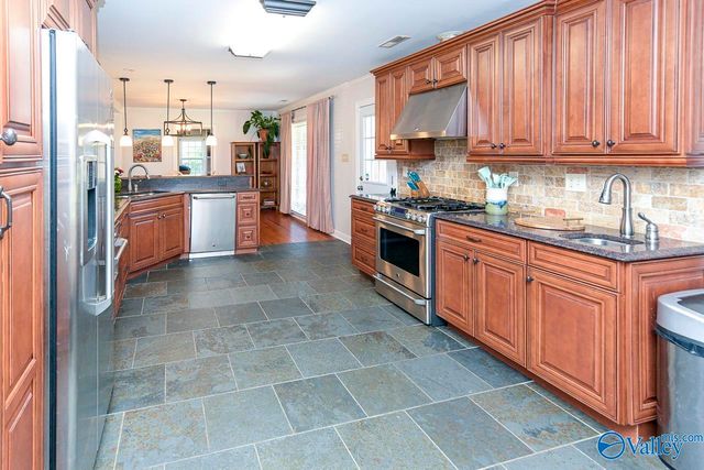 1804 Stratford Road, Decatur, AL 35601