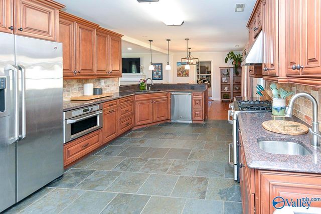 1804 Stratford Road, Decatur, AL 35601