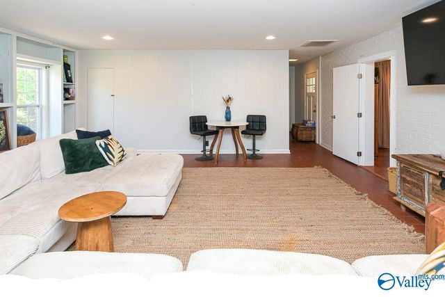 1804 Stratford Road, Decatur, AL 35601