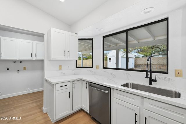 8018 E CASPER Street, Mesa, AZ 85207