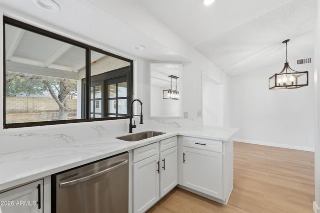 8018 E CASPER Street, Mesa, AZ 85207