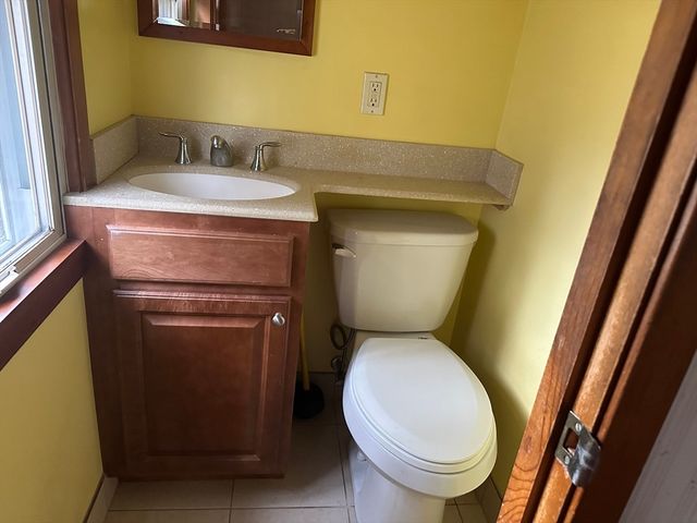 19 Westminster St, East Longmeadow, MA 01028