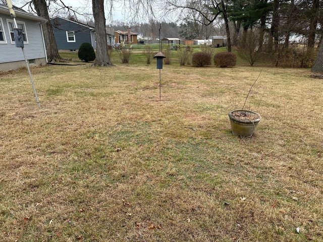 19 Westminster St, East Longmeadow, MA 01028