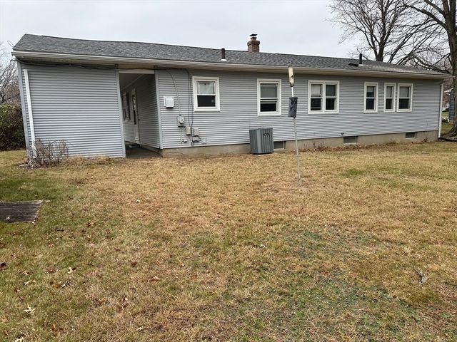 19 Westminster St, East Longmeadow, MA 01028