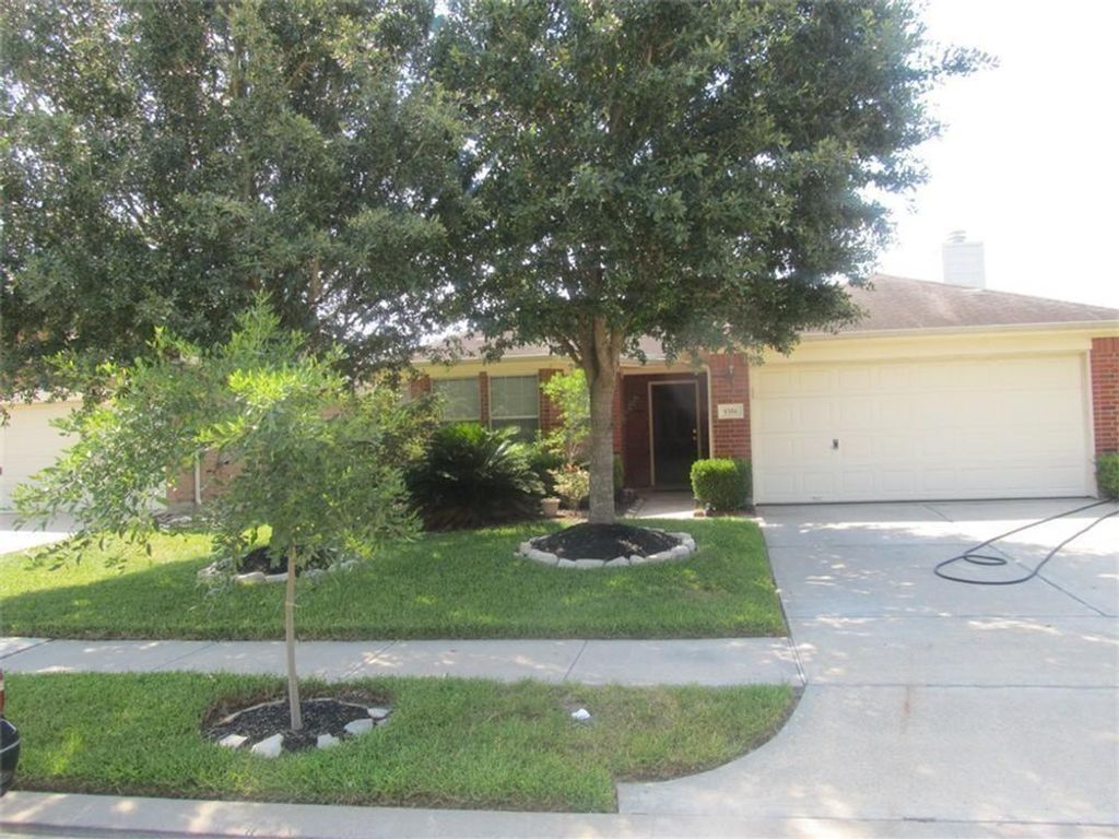 9306 Comanche Peak Lane, Pearland, TX 77089