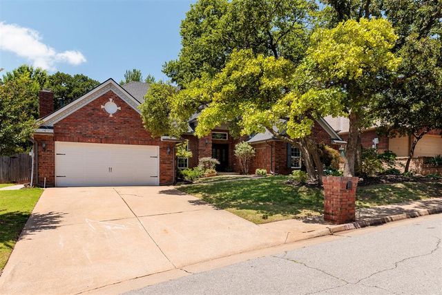 1009 Fox Hill Drive, Edmond, OK 73034