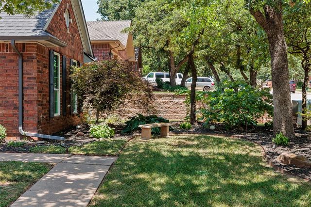 1009 Fox Hill Drive, Edmond, OK 73034