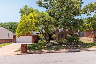 1009 Fox Hill Drive, Edmond, OK 73034