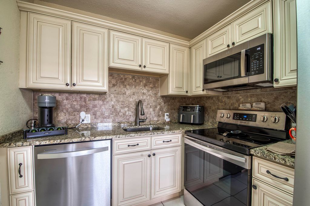 293 Brighton G, Boca Raton, FL 33434