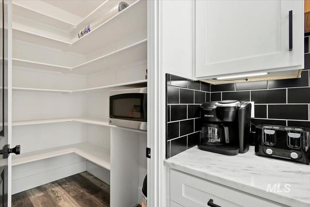 2095 N Meridian Rd, Eagle, ID 83616