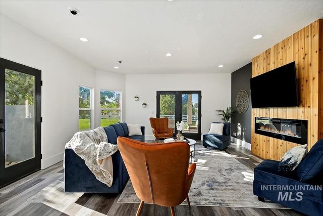 2095 N Meridian Rd, Eagle, ID 83616