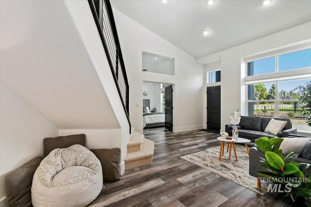 2095 N Meridian Rd, Eagle, ID 83616