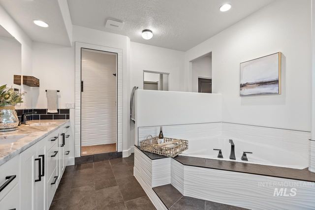 2095 N Meridian Rd, Eagle, ID 83616