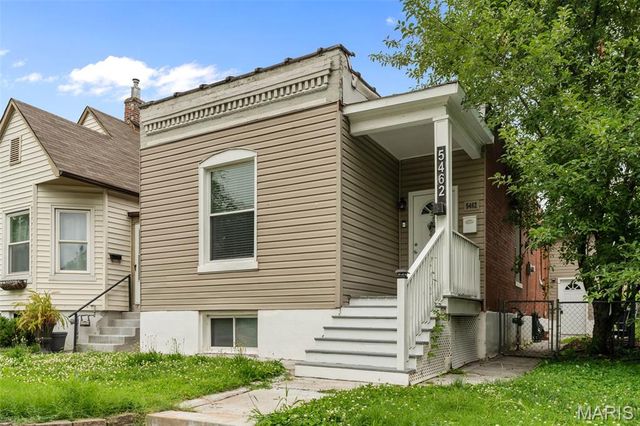 5462 Christy Avenue, St Louis, MO 63116