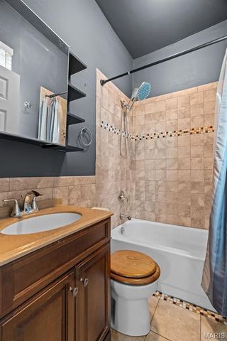 5462 Christy Avenue, St Louis, MO 63116