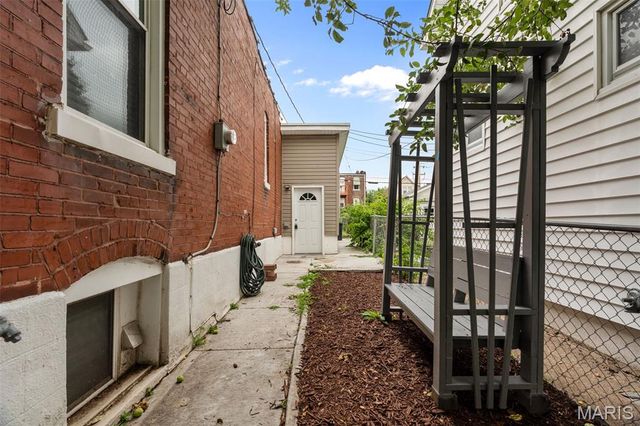 5462 Christy Avenue, St Louis, MO 63116