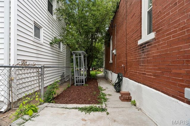 5462 Christy Avenue, St Louis, MO 63116