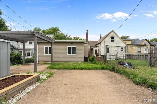 5462 Christy Avenue, St Louis, MO 63116