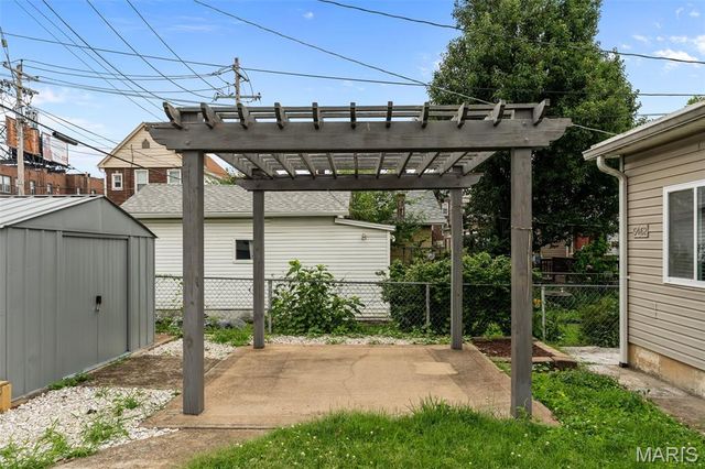 5462 Christy Avenue, St Louis, MO 63116