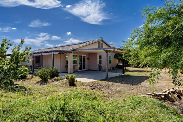 2409 S Bundy Drive, Fresno, CA 93727