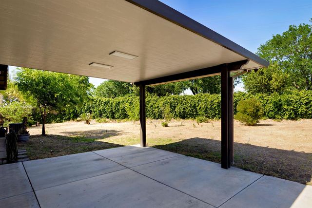 2409 S Bundy Drive, Fresno, CA 93727