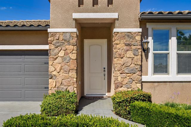 2409 S Bundy Drive, Fresno, CA 93727