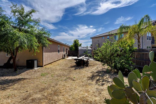 2409 S Bundy Drive, Fresno, CA 93727