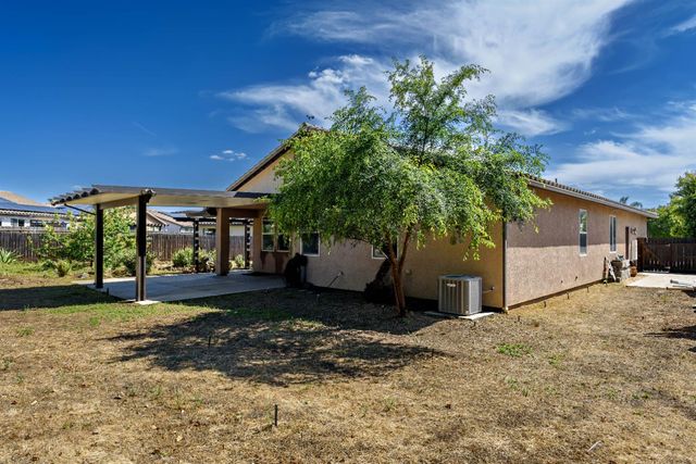 2409 S Bundy Drive, Fresno, CA 93727