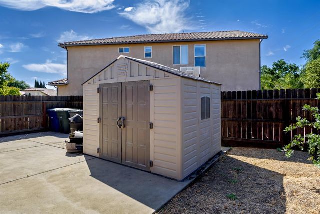 2409 S Bundy Drive, Fresno, CA 93727