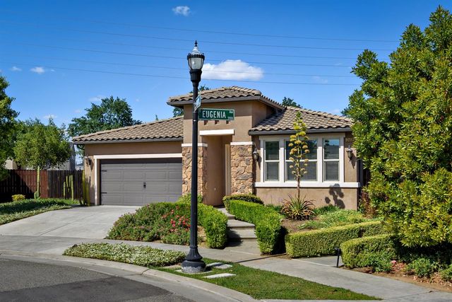 2409 S Bundy Drive, Fresno, CA 93727