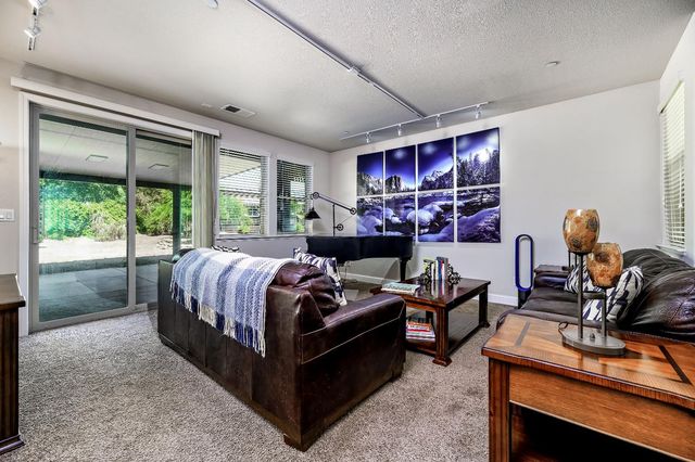 2409 S Bundy Drive, Fresno, CA 93727