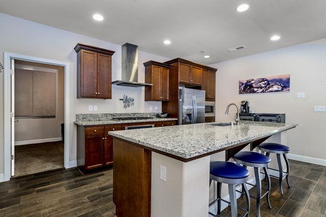 2409 S Bundy Drive, Fresno, CA 93727