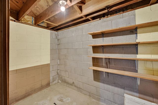 24701 CR 20 Road, Elkhart, IN 46517