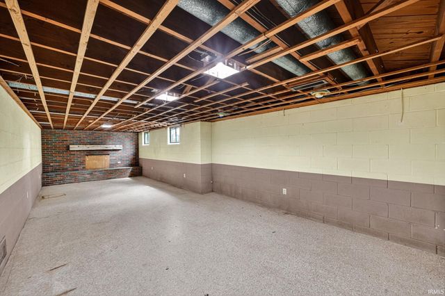 24701 CR 20 Road, Elkhart, IN 46517