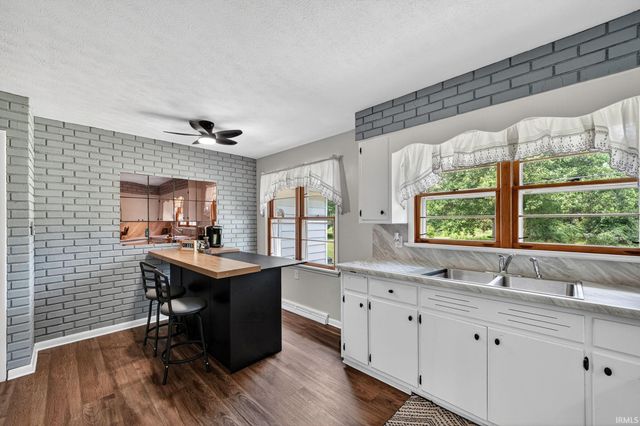 24701 CR 20 Road, Elkhart, IN 46517