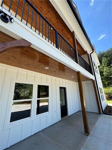 2800 Dorsey Peek Road, Gainesville, GA 30507