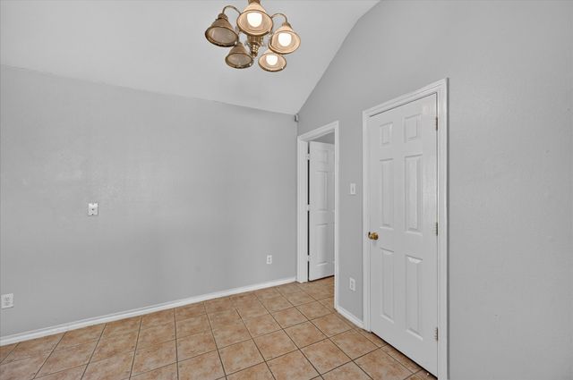 352 Mesquite Hill Drive, Arlington, TX 76002