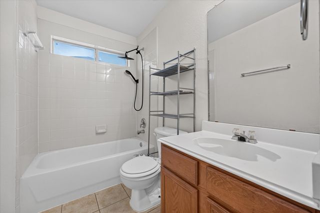 352 Mesquite Hill Drive, Arlington, TX 76002