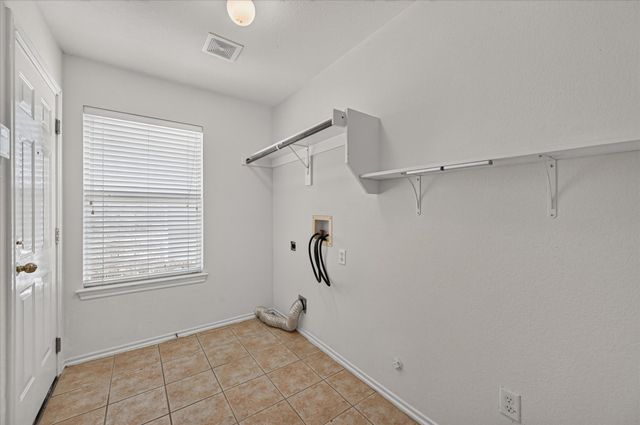 352 Mesquite Hill Drive, Arlington, TX 76002