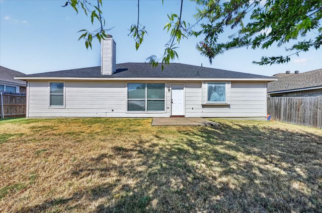 352 Mesquite Hill Drive, Arlington, TX 76002