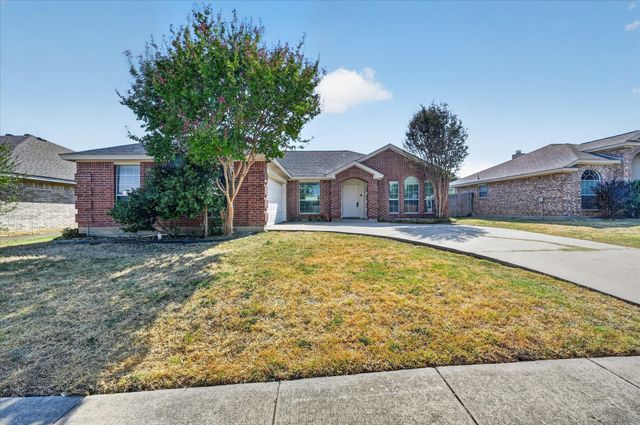 352 Mesquite Hill Drive, Arlington, TX 76002