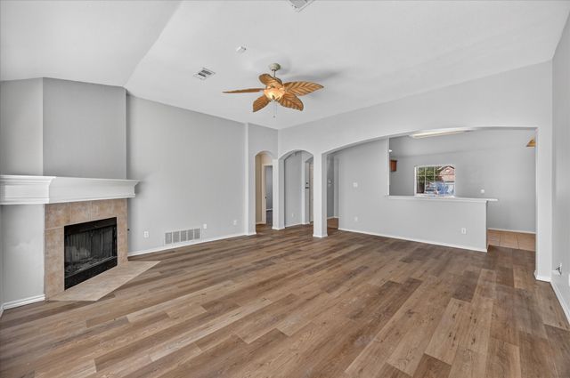 352 Mesquite Hill Drive, Arlington, TX 76002