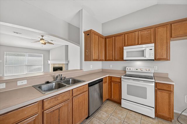352 Mesquite Hill Drive, Arlington, TX 76002