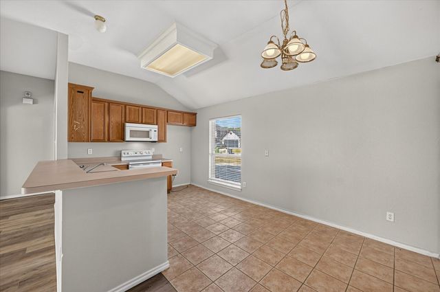 352 Mesquite Hill Drive, Arlington, TX 76002