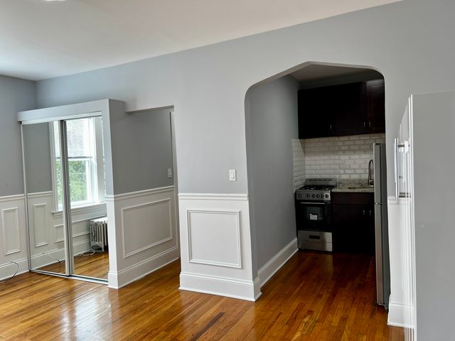 4427 N Seeley Avenue 214, Chicago, IL 60625